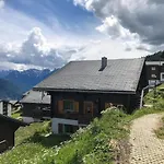 With Mountain View Apartamento