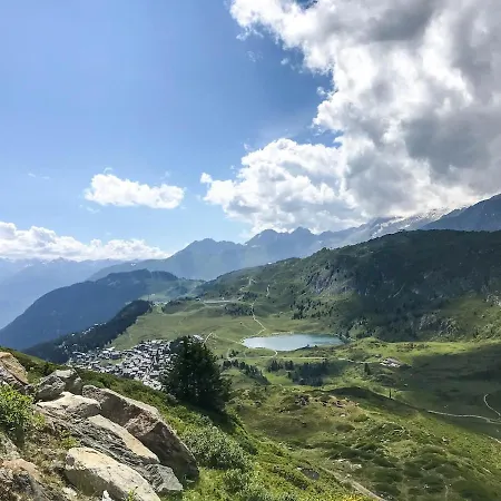 With Mountain View Апартаменты