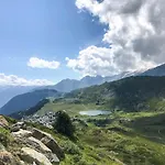 With Mountain View Διαμέρισμα